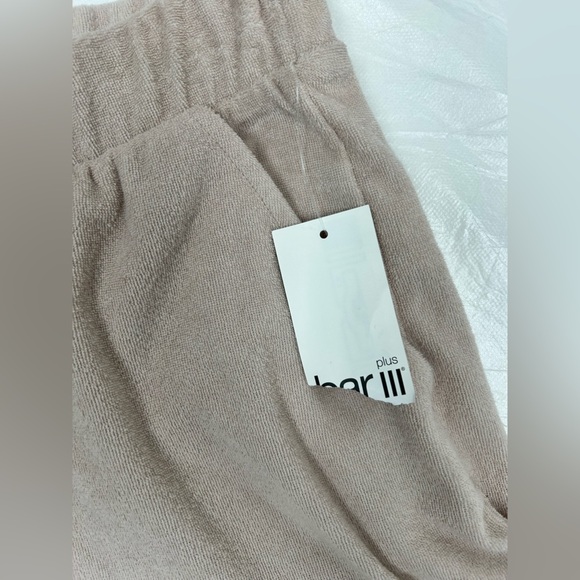 NWT BAR III Women's Ruffled Terry Cloth Shorts Tan Naturally Nude 1x​ - Picture 2 of 8